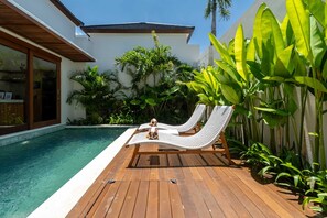 Basic Villa | Pool - Villa Iris by Elysian (Kerobokan)