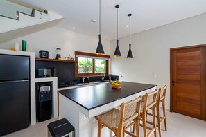 Basic House | Private kitchen - Villa Solaluna (Tabanan)