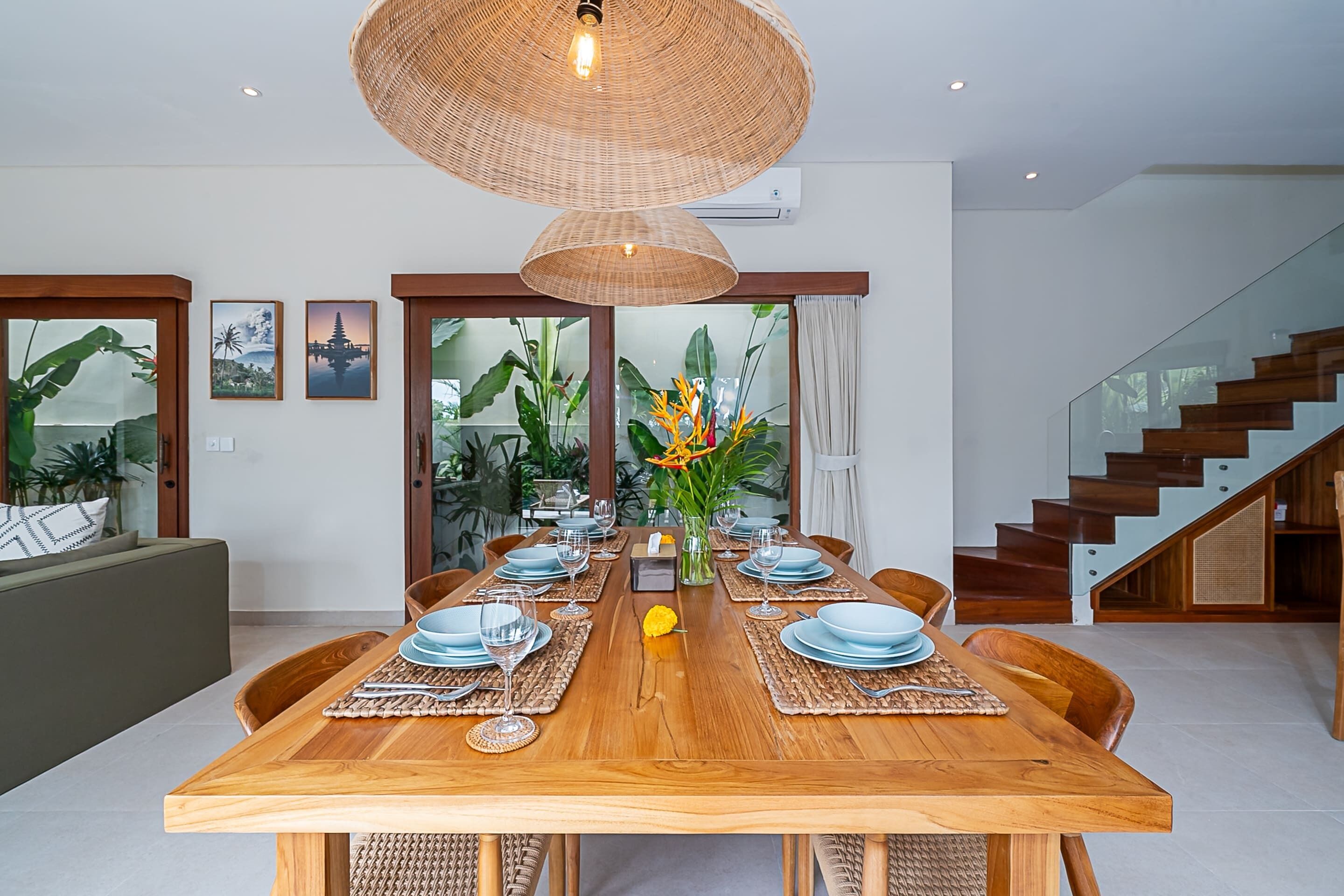 Basic House | Dining