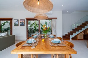 Basic House | Dining - Villa Solaluna (Tabanan)