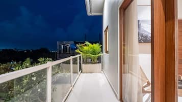 Basic House | Property grounds