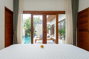 Basic House | 3 bedrooms, desk, laptop workspace, iron/ironing board - Villa Solaluna (Tabanan)