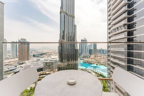 Luxury Apartment, 3 Bedrooms, Air conditioning, City View | Balcony view - PVH - Address Opera 3BR (Dubai)