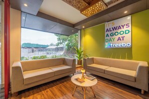 Reception - Treebo Premium Lavender Kochi Infopark (Kanayannur)