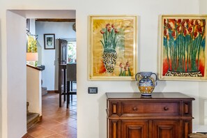Interior - Country House 'La Casa Del Pino' with Mountain View, Private Garden and Wi-Fi (Tatti)