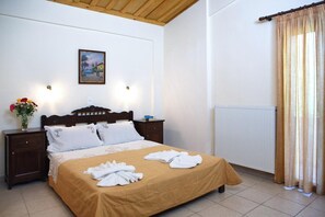 Room - Aposperitis Villas (Mylopotamos)