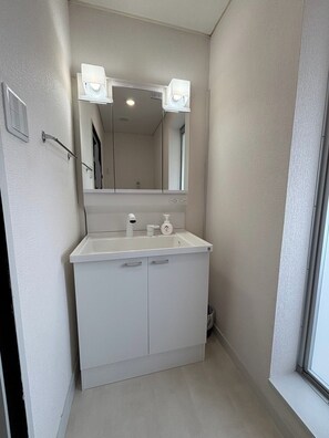 Bathroom - 1 minute walk from Kayashima Station Spacious pr / Kadoma City Ōsaka (Kadoma City)