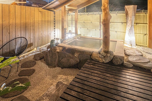 Bain à remous extérieur