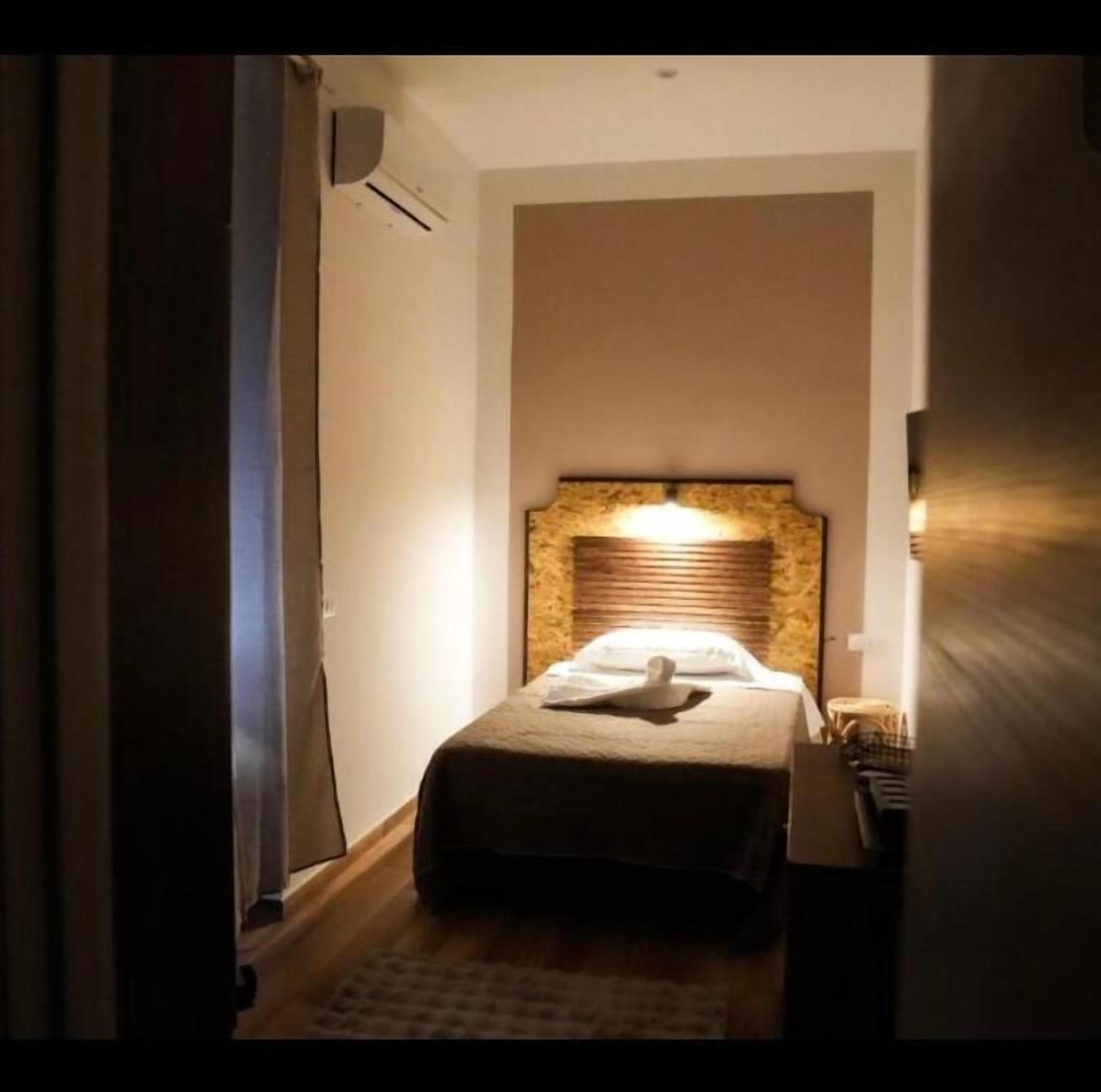Single Room | In-room safe, free WiFi