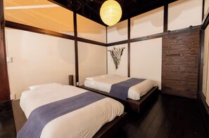 Desk, free WiFi, bed sheets - 1 minute walk to Zaimokuza Beach A 100yearold  / Kamakura City Kanagawa (Kamakura City)