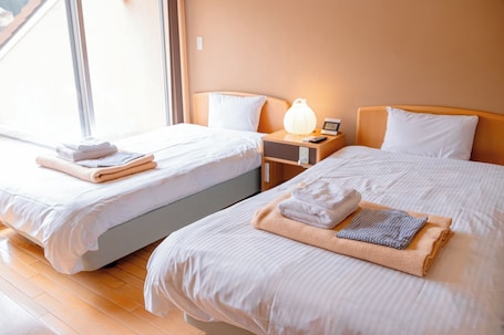 Free WiFi, bed sheets. Nonsmoking Twin room with free BK 2 ppl / Ochi District Shimane