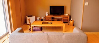 Nonsmoking Room with free BK 6 ppl / Ochi District Shimane