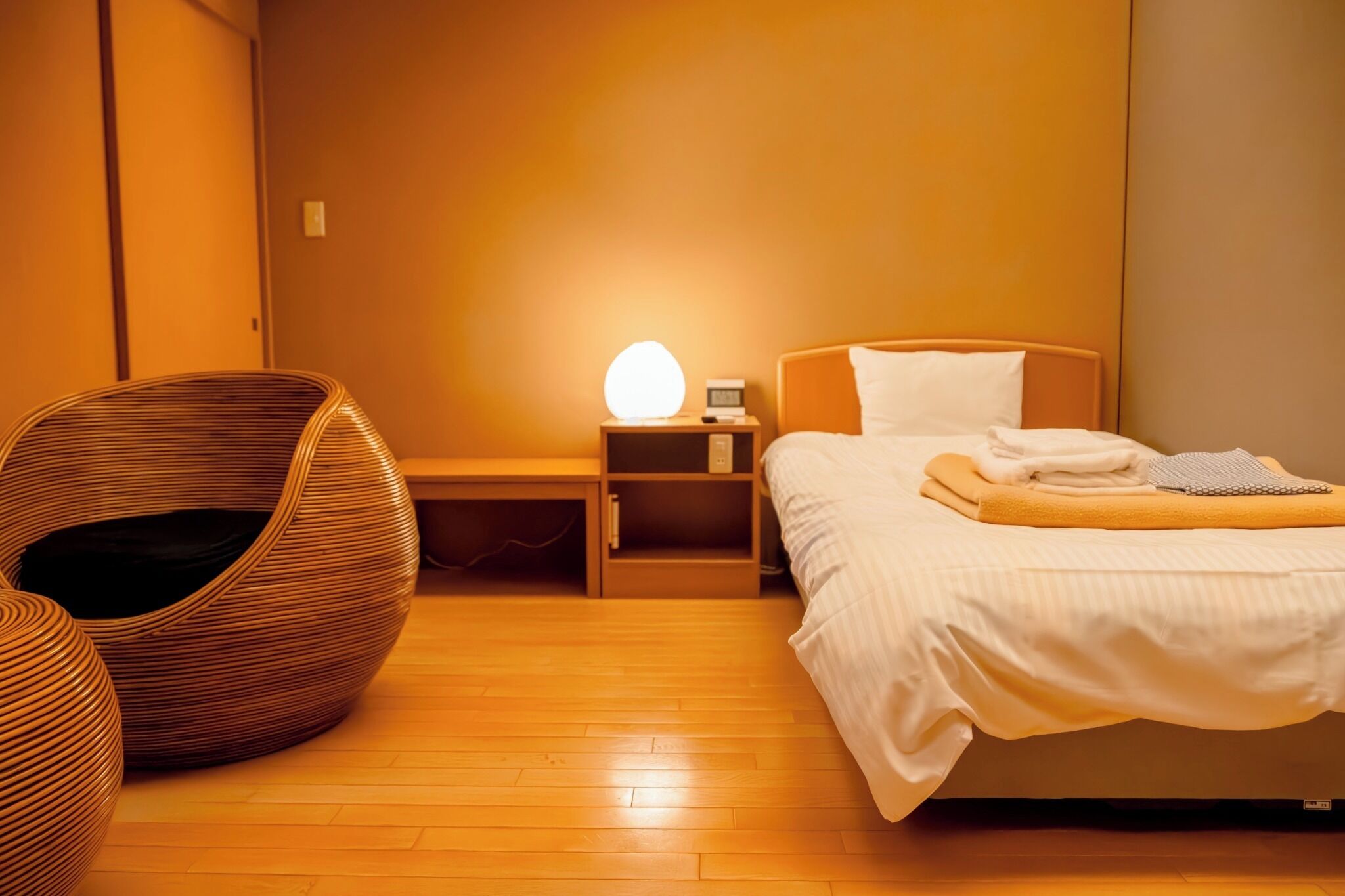 Free WiFi, bed sheets