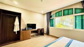 Deluxe Double Room, Partial Sea View