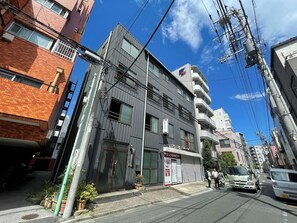 Exterior - This 4LDK apartment can accommodate up to 15 guest / Sumida Ward Tokyo (Sumida Ward)