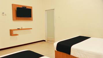 1 bedroom, desk, free WiFi, bed sheets