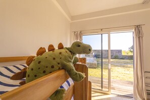2 bedrooms, iron/ironing board, free WiFi, bed sheets - Holiday home with a garden near Men Du beach (La Trinité-sur-Mer)