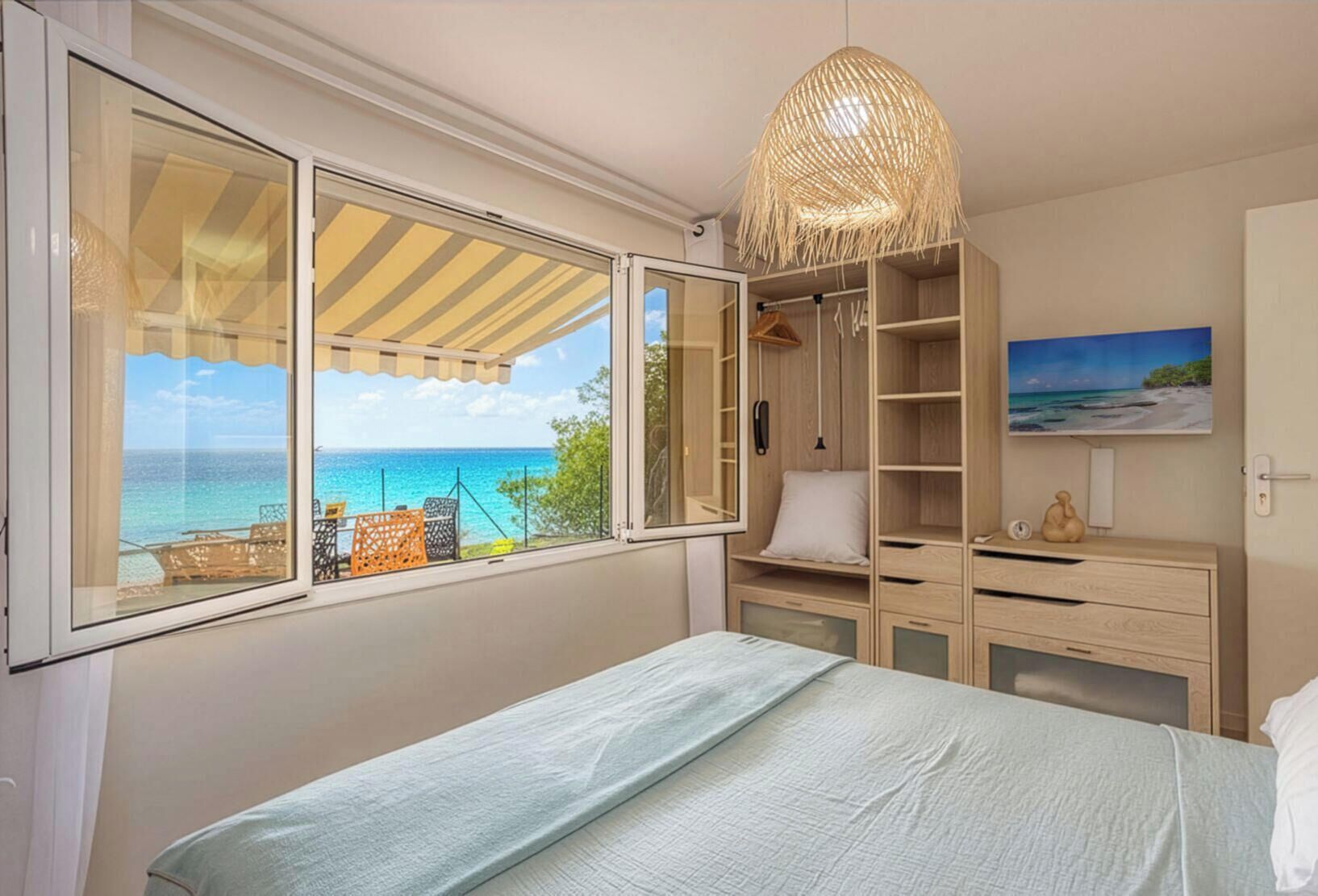 5 bedrooms, free WiFi, bed sheets