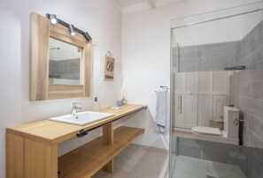 Shower, hair dryer, towels - Quatre Vents (Sainte-Luce)