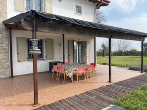 Outdoor dining - Vrbo Property (Lombardia)