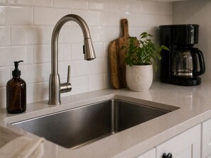 Classic Room | Private kitchen - The Opal Stay (Toronto)