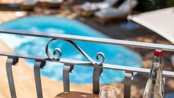 Chambre Double Deluxe, balcon, vue plage | Piscine | Piscine extérieure (ouverte en saison)