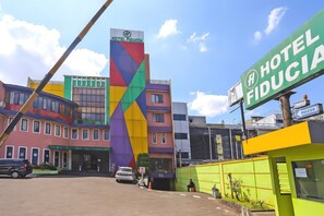 Exterior - Cozy Double Escape W/ Free WiFi and Parking (Jakarta)