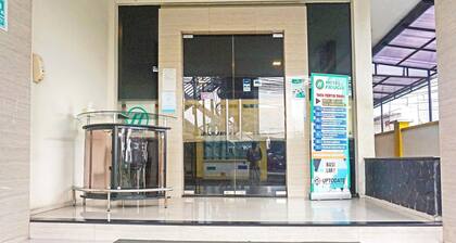 Luxury Twin Stay with Free WiFi and Parking