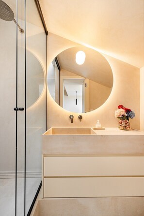 Hair dryer - Modern Studio for Easy Everyday Living (Lisbon)