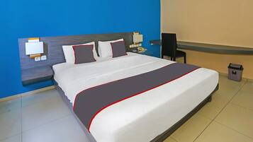 1 bedroom, desk, free WiFi, bed sheets