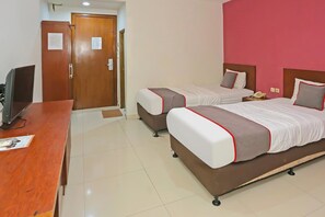 Room - Luxury Twin Stay with Free WiFi and Parking (Jakarta)