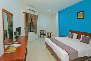 Room - Stylish DBL Suite Escape W/ Free WiFi and Parking (Jakarta)
