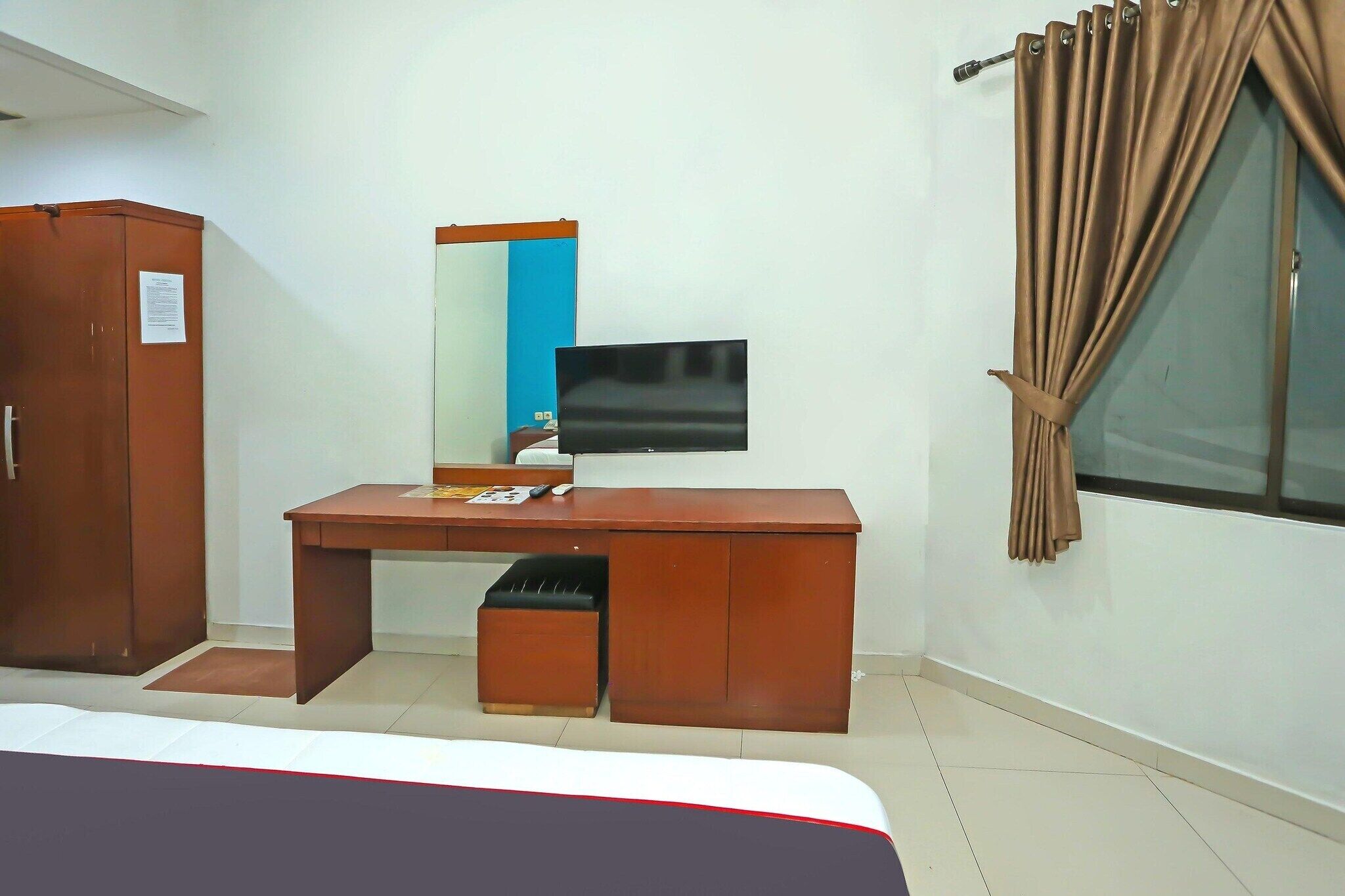 1 bedroom, desk, free WiFi, bed sheets