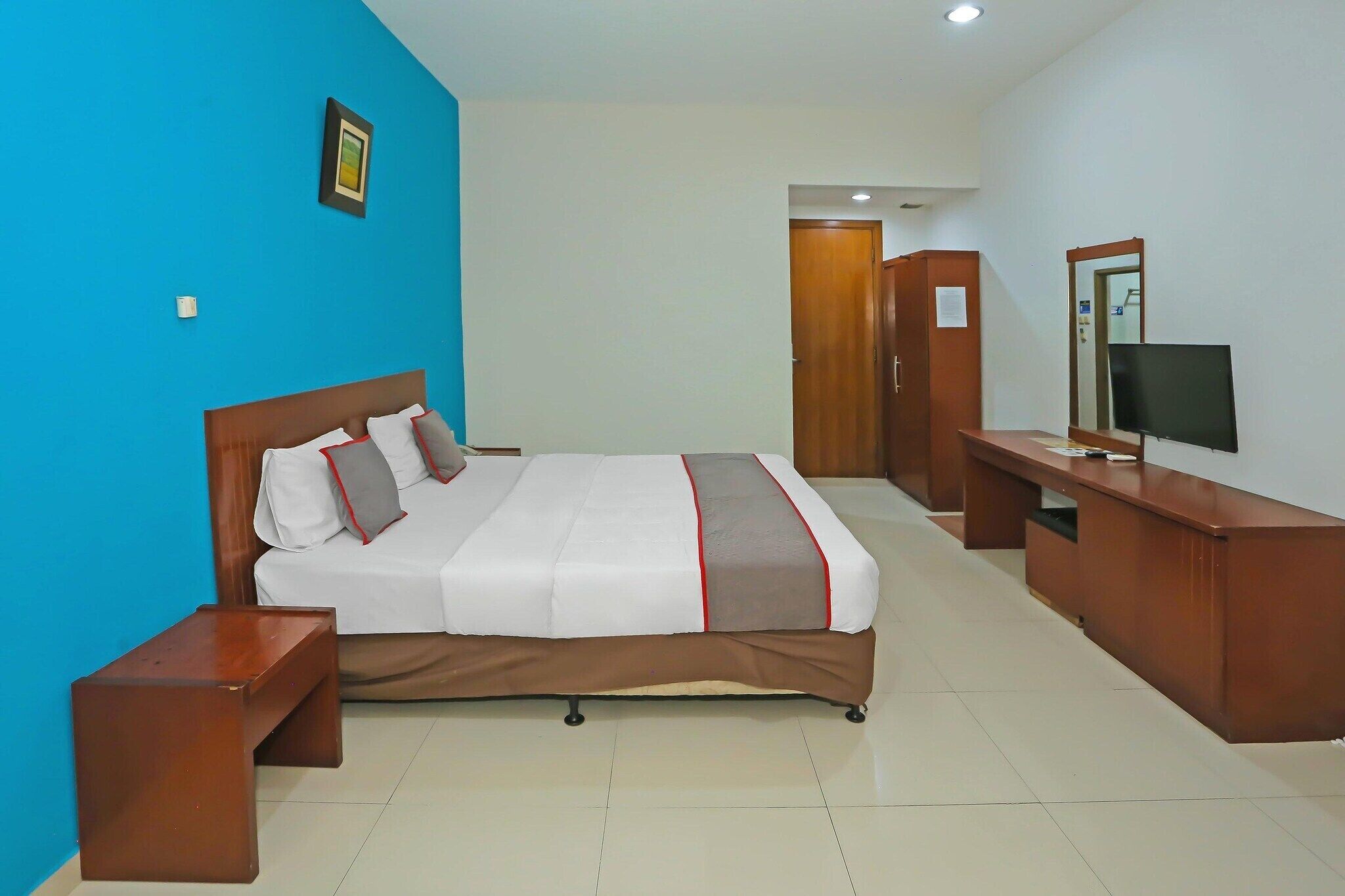 1 bedroom, desk, free WiFi, bed sheets