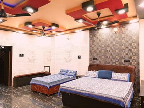 Room - Atharv Paying Guest House (Varanasi)