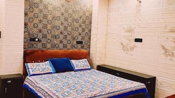 Basic Double Room | Free WiFi
