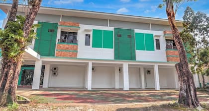 Refined Indonesia Delux Double Escape w/ Free WiFi
