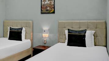 1 bedroom, desk, free WiFi, bed sheets