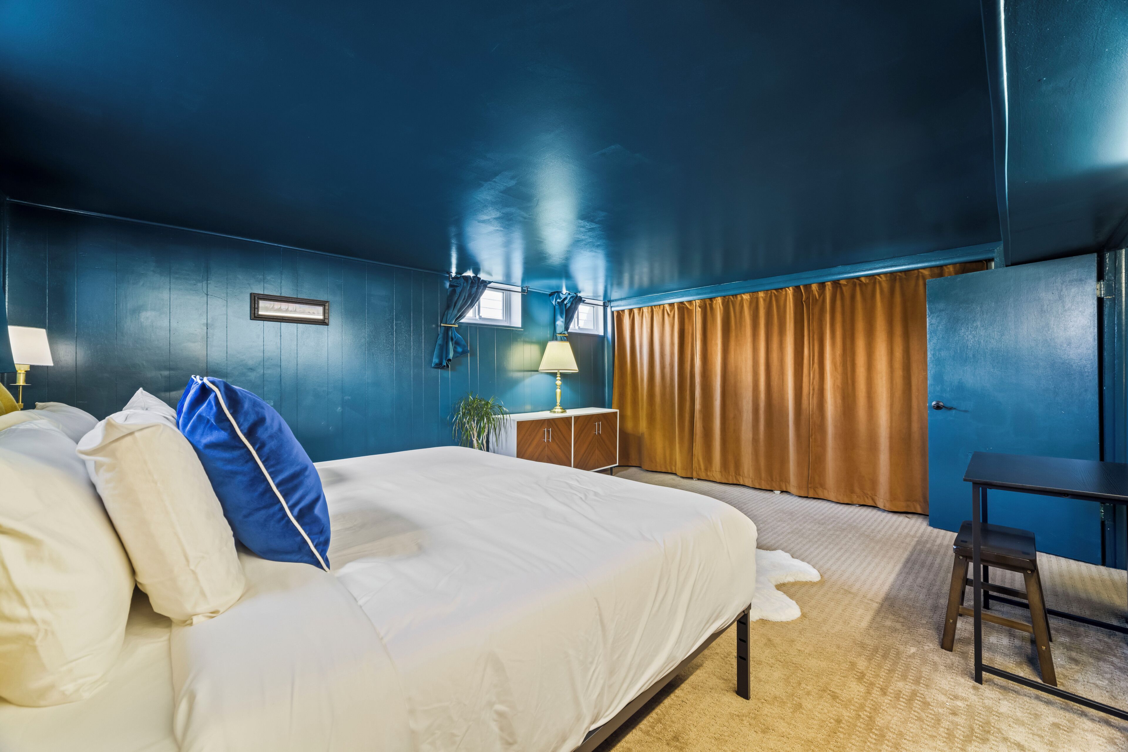 3 Schlafzimmer, Schreibtisch, Bügeleisen/Bügelbrett, Reisekinderbett