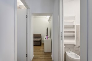 Shower, hair dryer, bidet, towels - Cute Nest near the Center by Wonderful Italy (Genoa)