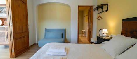 4 chambres, fer et planche Ă repasser, Wi-Fi, literie fournie