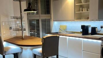 Apartment | Private kitchen | Cleaning supplies