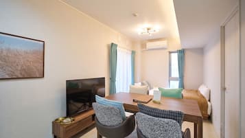 Apartment, Non Smoking (202,C) | Blackout drapes, iron/ironing board, WiFi (free)
