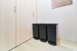 Apartment, Non Smoking (202,C) | Blackout curtains, iron/ironing board, free WiFi