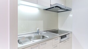 Apartment, Non Smoking (301,D) | Dapur peribadi