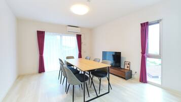 Apartment, Non Smoking (301,D) | Blackout drapes, iron/ironing board, free WiFi