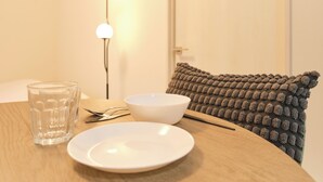 Apartment, Non Smoking (102,B)