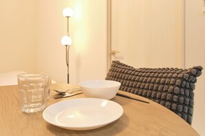 Apartment, Non Smoking (102,B)