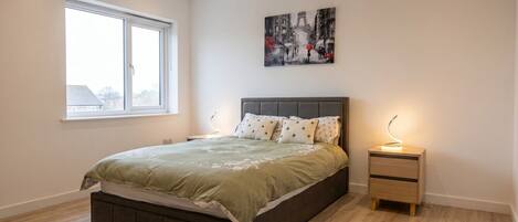 2 bedrooms, iron/ironing board, WiFi, bed sheets