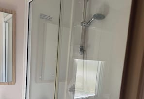 Shower - Caravan - Sleeps 6 - Parking (Lossiemouth)